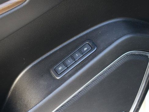 Used 2020 GMC Yukon XL Denali w/ Denali Premium Package image 13