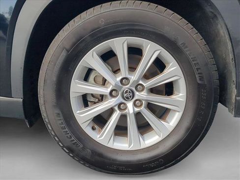 Used 2025 Toyota Grand Highlander XLE image 21