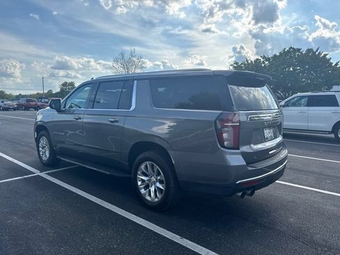 Used 2022 Chevrolet Suburban Premier RWD image 9