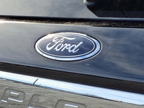 Certified 2023 Ford Explorer XLT image 32