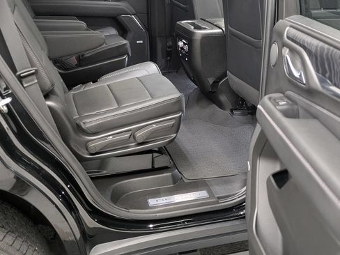 Used 2024 GMC Yukon Denali AWD/4WD image 27