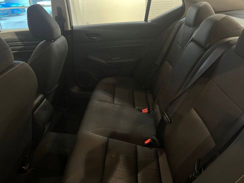 Used 2025 Nissan Altima 2.5 SV image 39