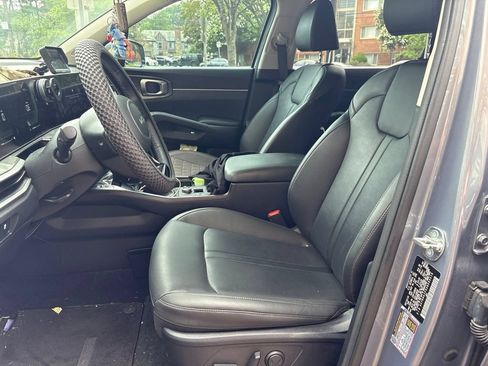 Used 2025 Kia Sorento EX w/ Panoramic Sunroof Package FWD image 10