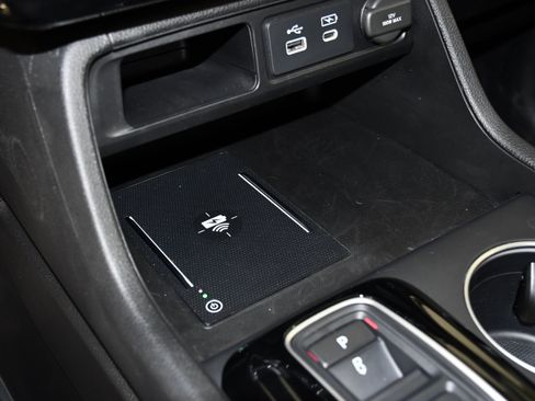 Certified 2025 Honda Pilot Touring image 30