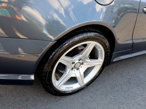 Used 2011 Mercedes-Benz SL 550 image 35