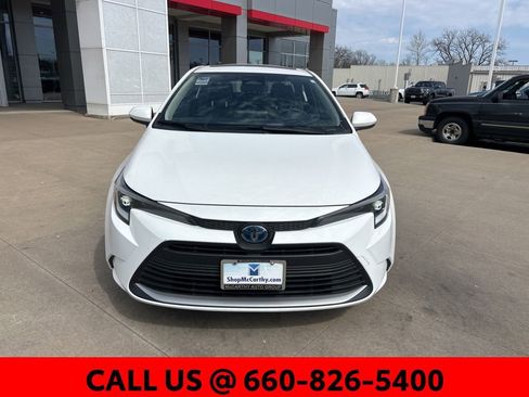 Used 2024 Toyota Corolla XLE image 2