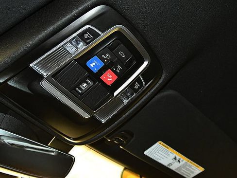 Used 2023 RAM 1500 Laramie AWD/4WD image 25