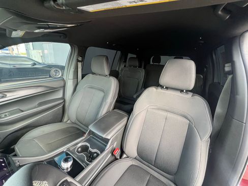 Used 2025 Jeep Grand Cherokee L Laredo RWD image 7