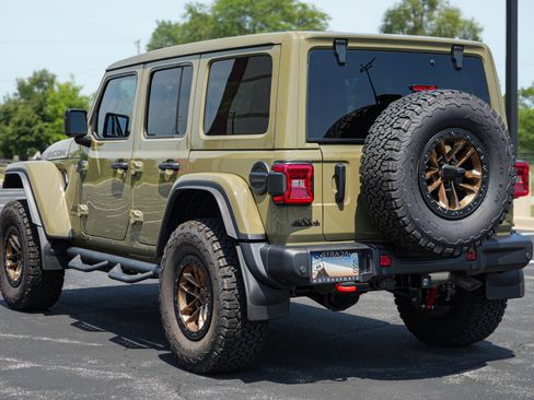 Used 2026 Jeep Wrangler Unlimited Rubicon AWD/4WD image 6