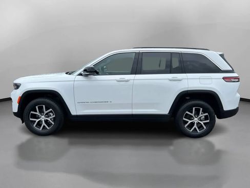 Used 2024 Jeep Grand Cherokee Limited w/ Trailer Tow Package AWD/4WD image 15