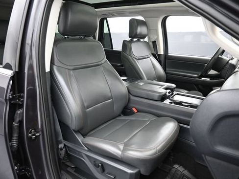 Certified 2025 Ford Expedition Active AWD/4WD image 32