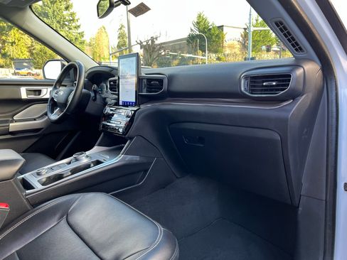Used 2023 Ford Explorer Limited w/ Hybrid Equipment Group 310A image 17