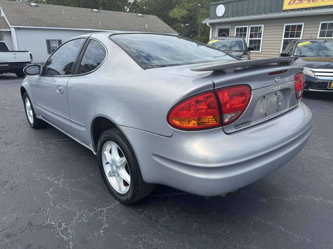 Used 1999 Oldsmobile Alero GL w/ GL3 Equipment Pkg FWD image 4