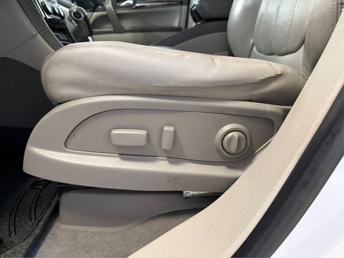 Used 2016 Buick Enclave Premium AWD/4WD image 23