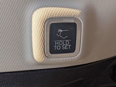 Certified 2022 Jeep Grand Cherokee Limited image 30