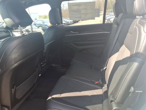 New 2026 Jeep Grand Cherokee L 4WD image 7
