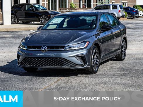 Used 2025 Volkswagen Jetta Sport FWD image 3