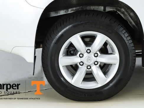 Used 2011 Lexus GX 460 image 53