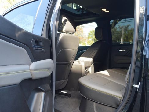 Used 2025 Chevrolet Colorado ZR2 w/ Technology Package image 33