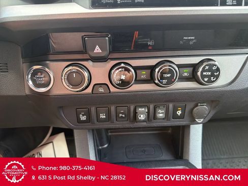 Used 2018 Toyota Tacoma TRD Sport w/ Technology Package AWD/4WD image 18