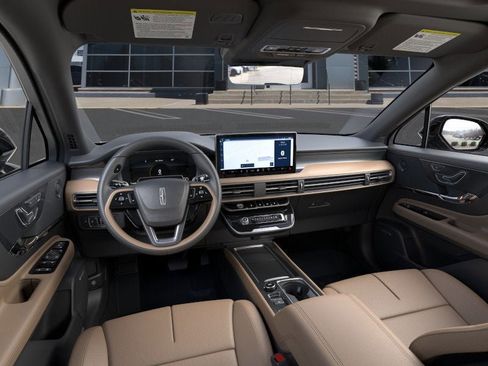 New 2023 Lincoln Corsair Reserve w/ Equipment Group 202A AWD/4WD image 9