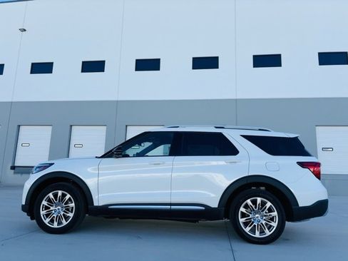 New 2025 Ford Explorer Platinum image 2