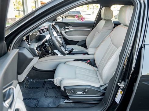 Used 2024 Audi Q8 e-tron Prestige w/ Prestige Package AWD/4WD image 15