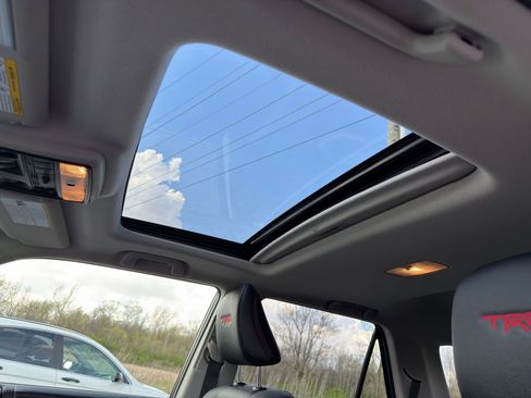 Used 2024 Toyota 4Runner TRD Off-Road Premium image 27