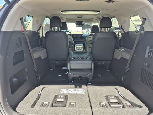 New 2026 Kia Carnival SX FWD image 15