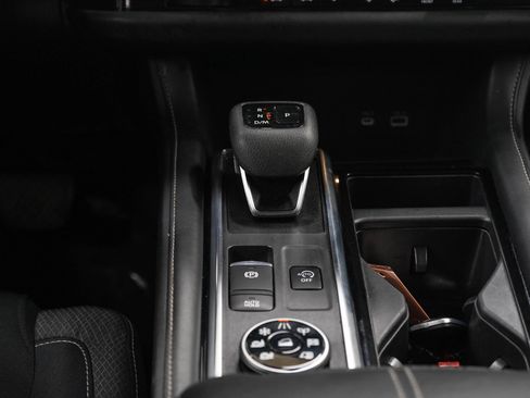 Used 2024 Nissan Pathfinder SV AWD/4WD image 20