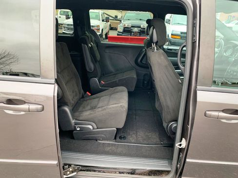 Used 2015 Dodge Grand Caravan SE image 11