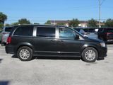 Used 2019 Dodge Grand Caravan SXT image 2