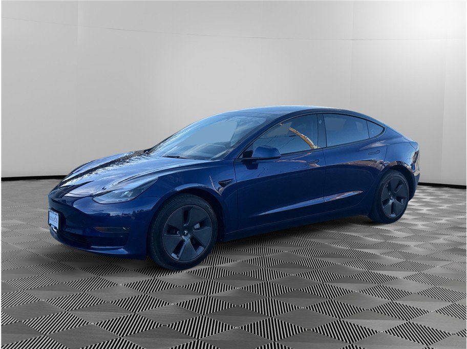 Used 2023 Tesla Model 3 Standard Range RWD image 2