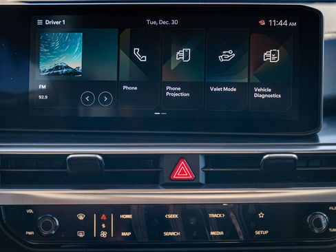 Used 2025 Kia Sorento LX image 32