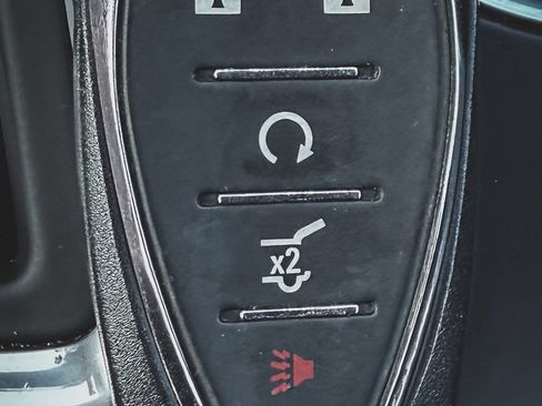 Used 2020 Chevrolet Equinox LT w/ Driver Convenience Package AWD/4WD image 7
