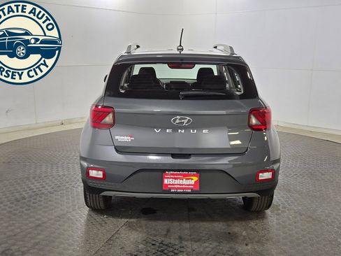 Used 2026 Hyundai Venue SEL FWD image 6