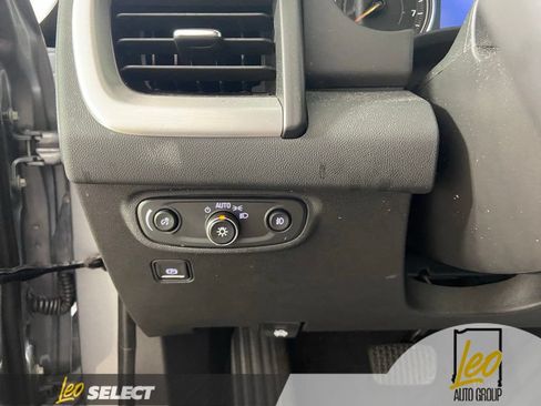 Used 2023 GMC Terrain SLT w/ Infotainment Package II AWD/4WD image 12