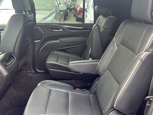 Used 2023 Cadillac Escalade ESV Sport AWD/4WD image 27