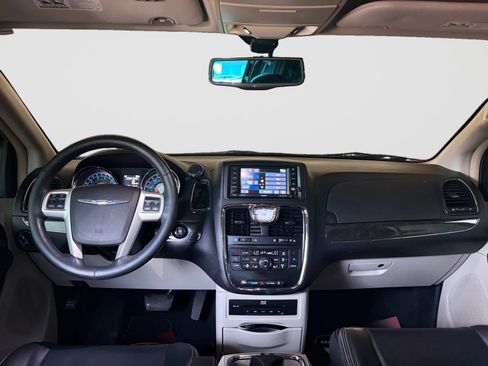 Used 2015 Chrysler Town & Country Touring-L w/ Driver Convenience Group FWD image 24
