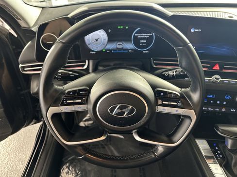 Used 2022 Hyundai Elantra Limited w/ Cargo Package image 18