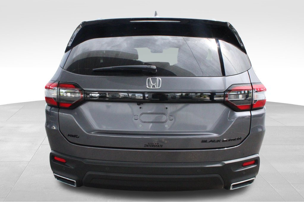 Used 2025 Honda Pilot Black Edition image 16