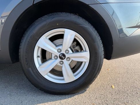 Used 2021 Kia Sorento LX FWD image 33