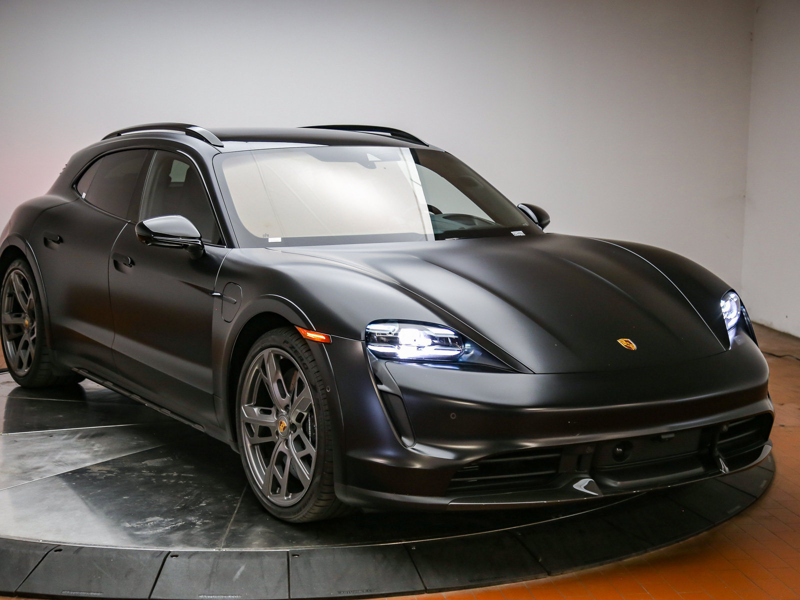 Certified 2024 Porsche Taycan Turbo S AWD/4WD image 9