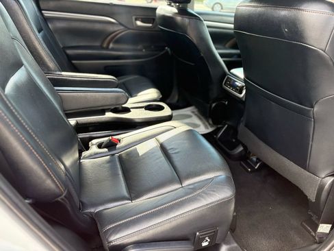 Used 2019 Toyota Highlander Limited AWD/4WD image 41