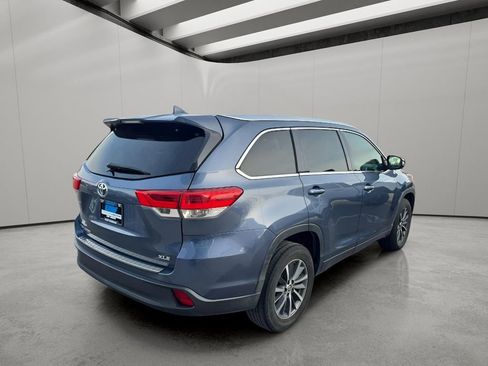 Used 2017 Toyota Highlander XLE image 5