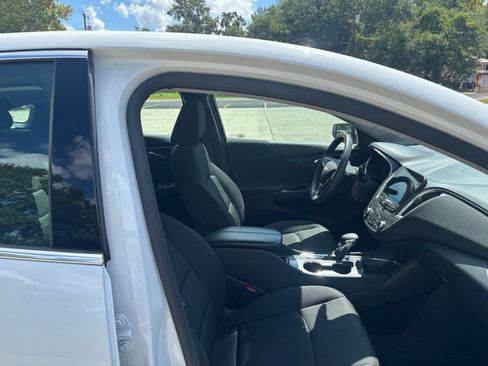 Used 2025 Chevrolet Malibu LT FWD image 22