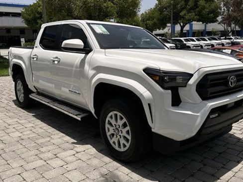 Used 2024 Toyota Tacoma SR5 RWD image 6