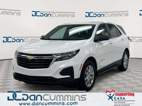Used 2022 Chevrolet Equinox LS w/ LS Convenience Package FWD image 1