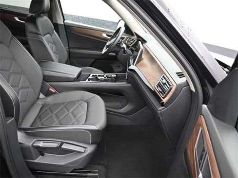 Used 2024 Volkswagen Atlas SE image 10