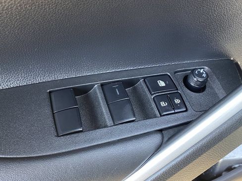 Certified 2026 Toyota Corolla Cross LE FWD image 25